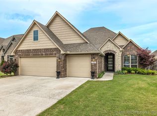 3000 W Edgewater St, Broken Arrow, OK 74012