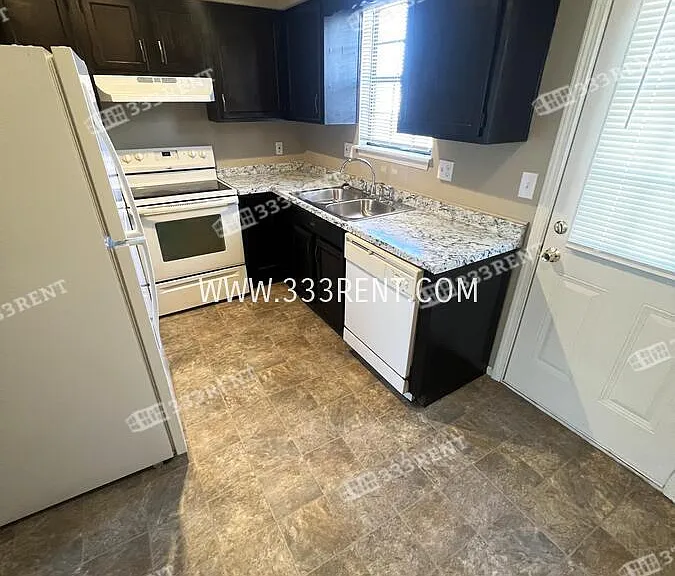 16609 W 123rd St — Photo 3
