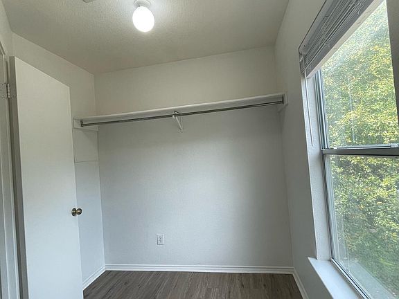 5th image of 10600 Garbacz Dr