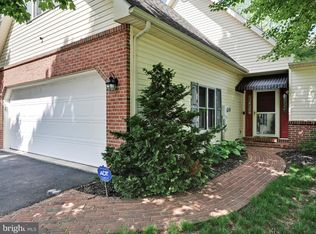 516 Waterside Cir, Lebanon, PA 17042