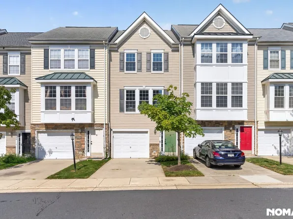 22996 Fontwell Sq, Sterling, VA 20166
