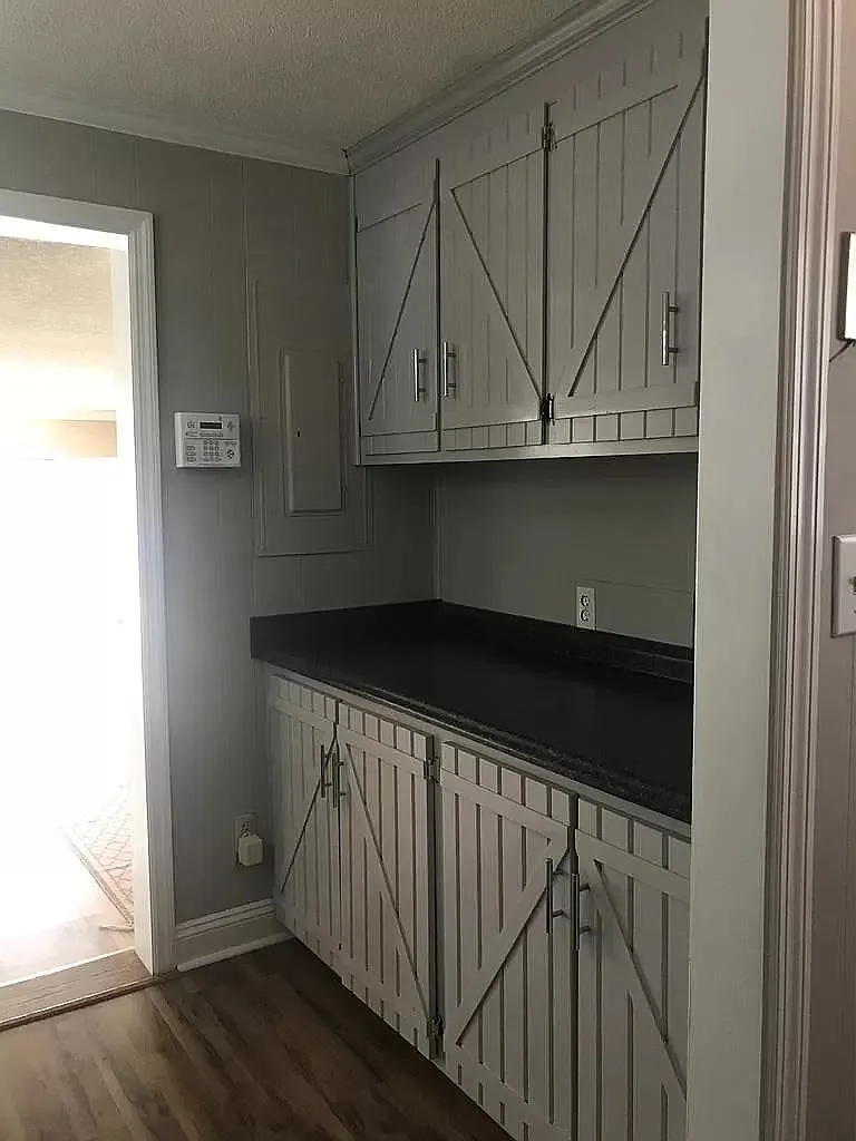 3 bed, 2.5 bath, 2278 sqft, $2,200 — Photo 3