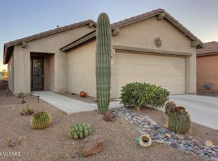495 W Bazille Way, Green Valley, AZ 85614