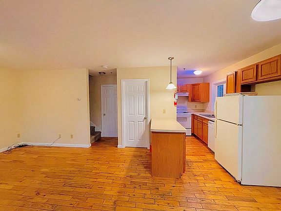 2nd image of 74 N Winooski Ave #C