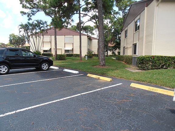 3rd image of 325 Knotty Pine Cir APT A-2
