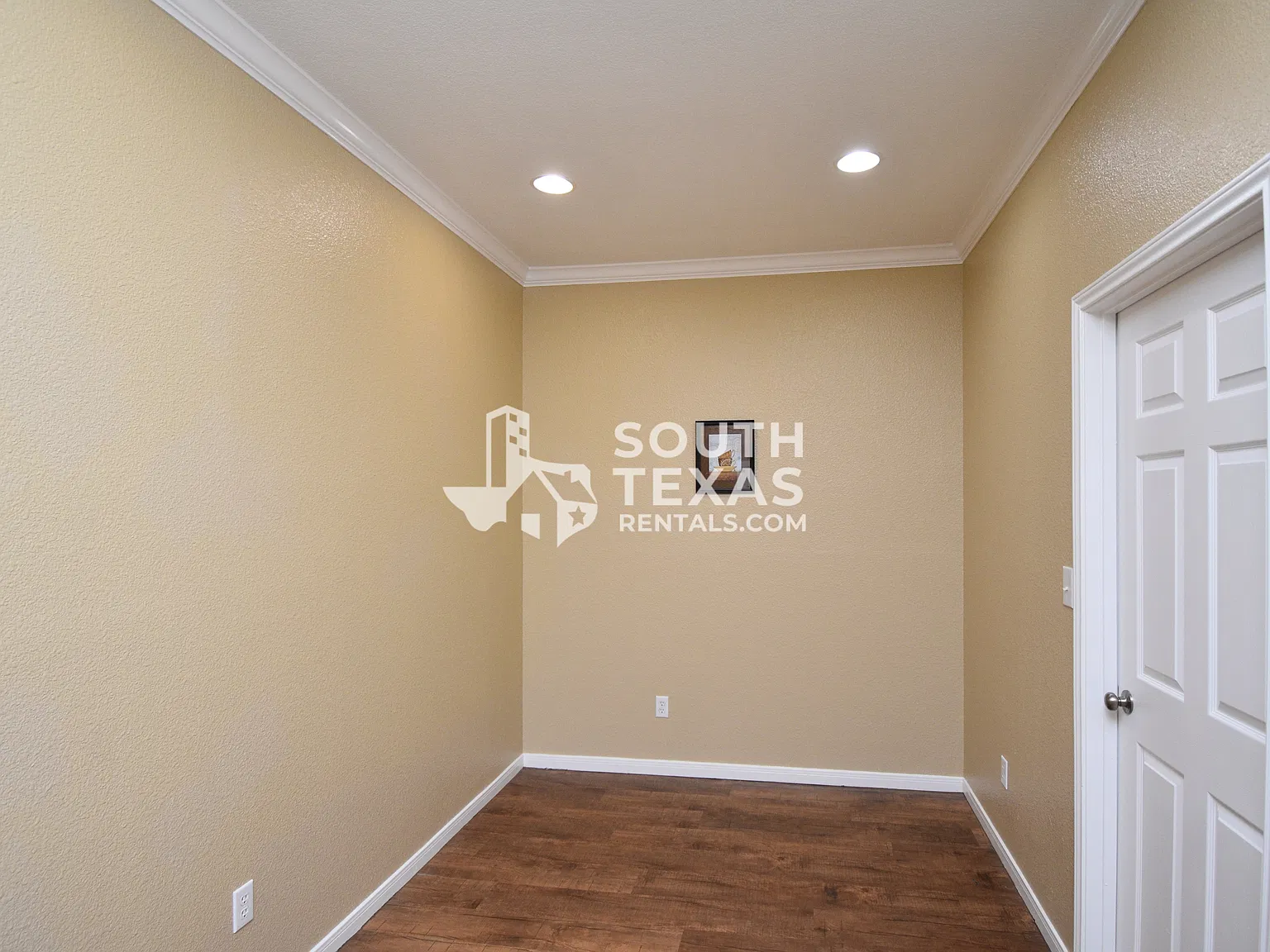 137 Sherwood Fourplex - Apt D — Photo 4