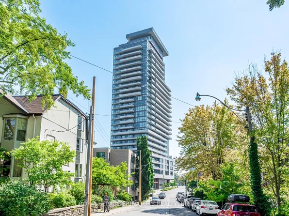 181 Bedford Rd #410, Toronto, ON M5R 0C2