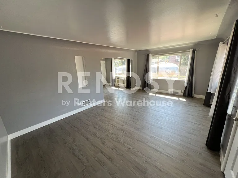 342 S Alcott St #A — Photo 2