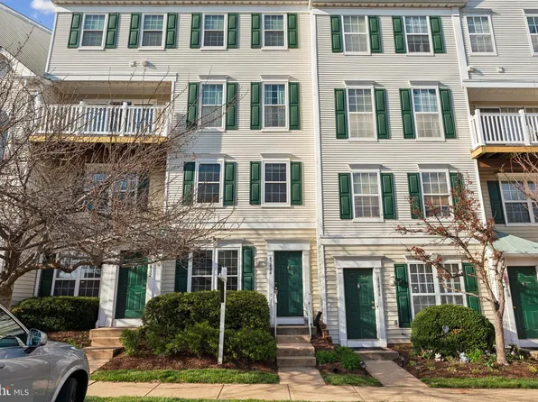 45484 Whistling Ter, Sterling, VA 20166
