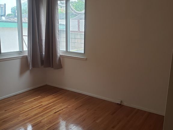 5th image of 7116 W 91st St