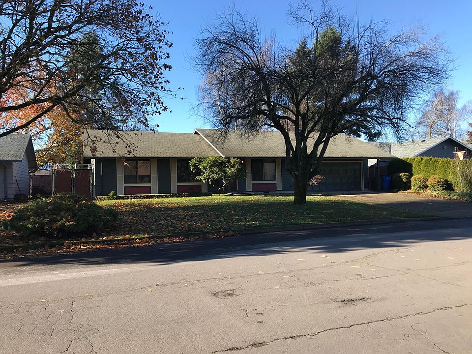 1st image of 808 SE 132nd Ave