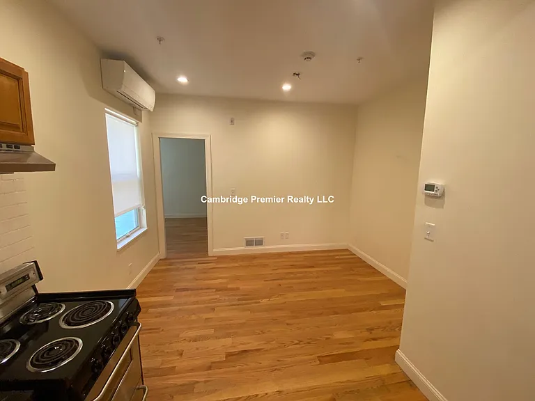 379 Harvard St #2 — Photo 7