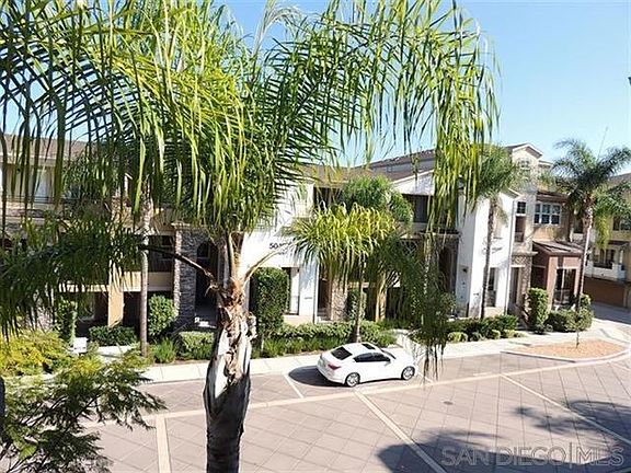 2nd image of 5076 Plaza Promenade