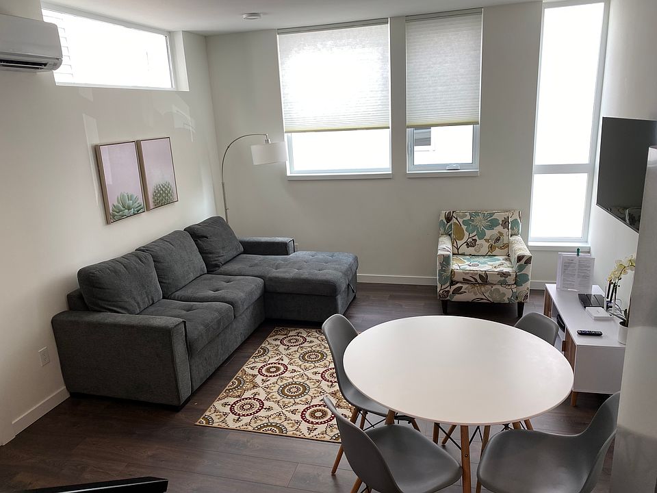 Second floor living room.