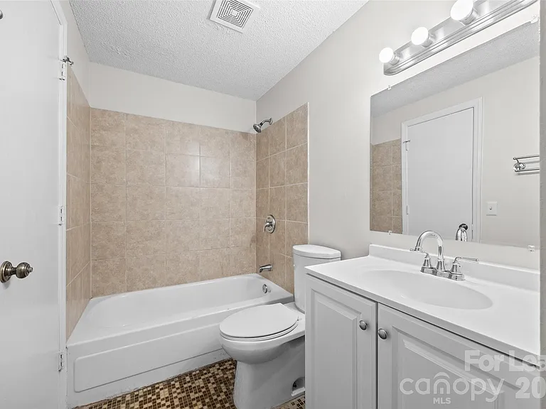 10715 Derry Dr — Photo 13