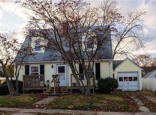 17 Greenwood St, Cranston, RI 02910