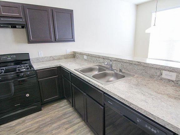 4th image of 11906 Munich Dr