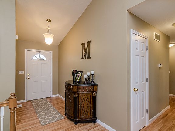 3rd image of 2721 Falcon Crest Dr