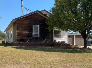 919 N Market St, Cordell, OK 73632