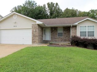 953 Falcon Dr, Imperial, MO 63052