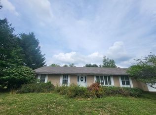 30 Shore Blvd, Slate Hill, NY 10973