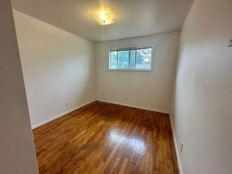 1561 NW Highland Dr — Photo 8