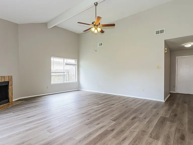 12627 Day Hollow Ln — Photo 4