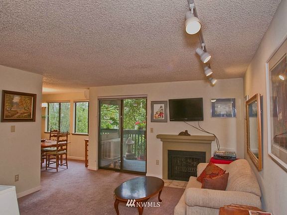 5th image of 303 Kenyon Street NW