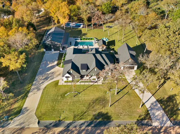 104 Oakbend Trl, Mabank, TX 75147