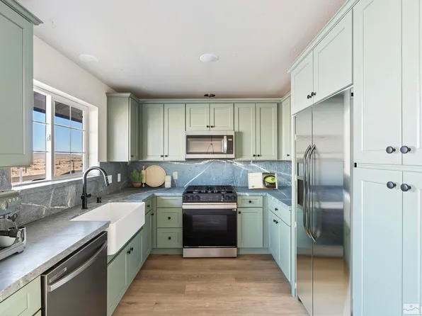 750 Baron Ln, Fernley, NV 89408