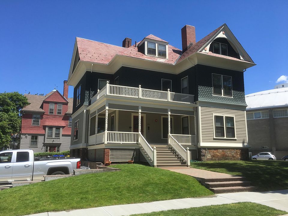 1st image of 264 Bowen St #1