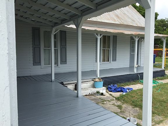 3rd image of 201 E Avenue A