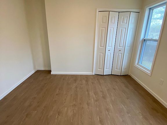 5th image of 1418 Midland Ave