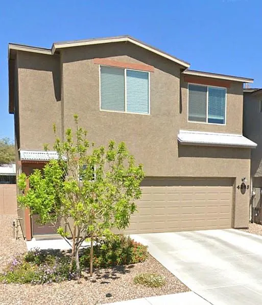 4263 E Columbus Park Pl