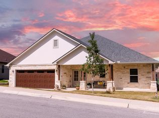 2005 Valencia Dr N, Kerrville, TX 78028