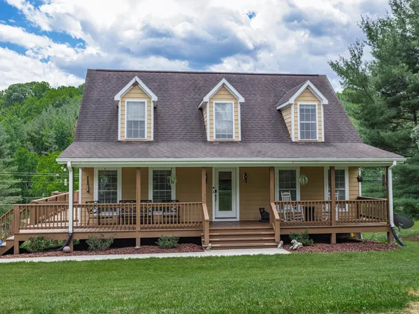 25 McCormick Ln, Lexington, VA 24450