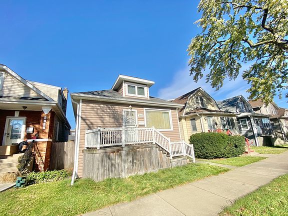 2nd image of 5636 W Cornelia Ave