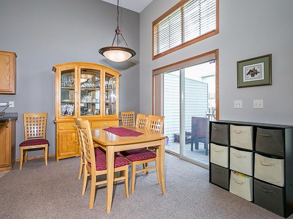 GREAT SECLUDED TOWN HOMES IN A QUITE CUL DE SAC LOCATION!