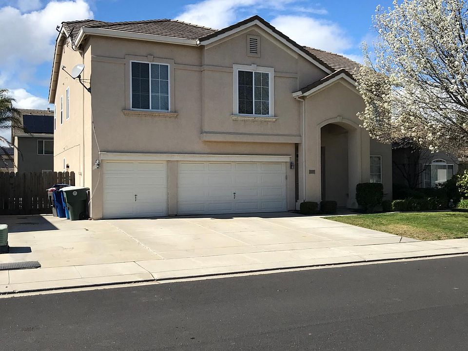 1st image of 1665 Queensland Ave