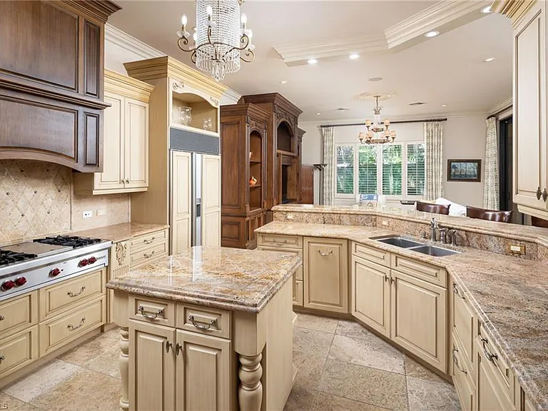 3280 Gordon Dr — Photo 11
