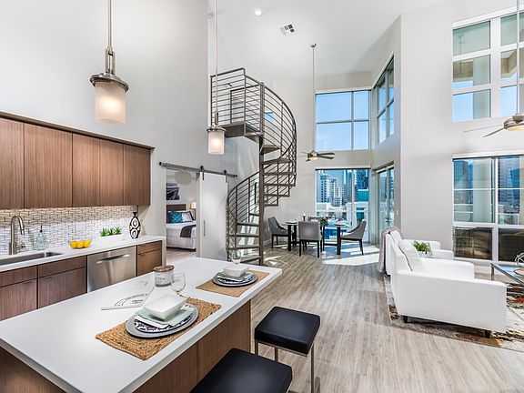 2nd image of 550 W Date St #1-602