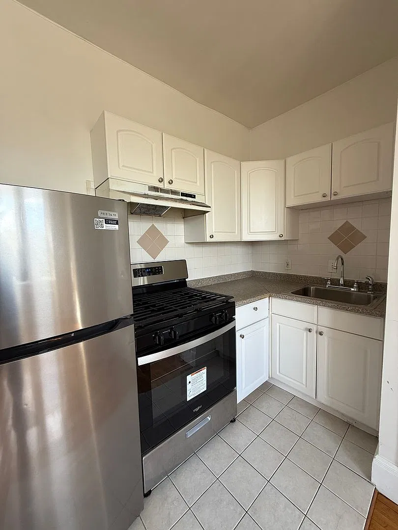 1625 Commonwealth Ave — Photo 3