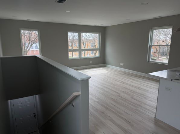 4258 W Augusta Blvd #2