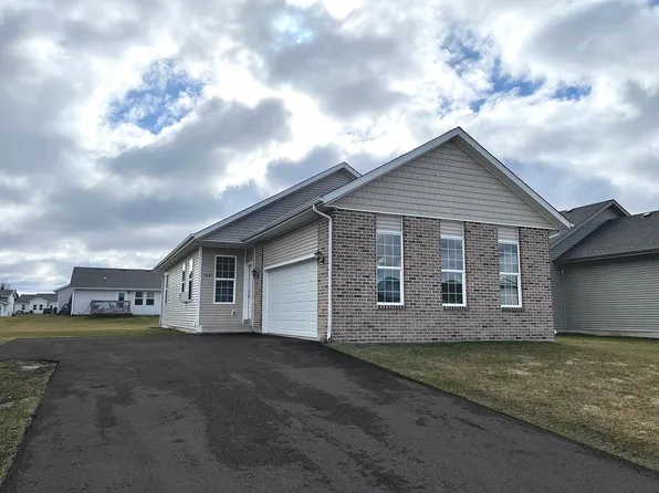 7447 Silo St, Machesney Park, IL 61115