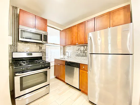 Rented by Bohemia Realty Group | media 11