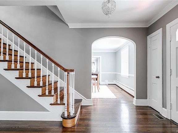 5th image of 306 Saint Davids Ln