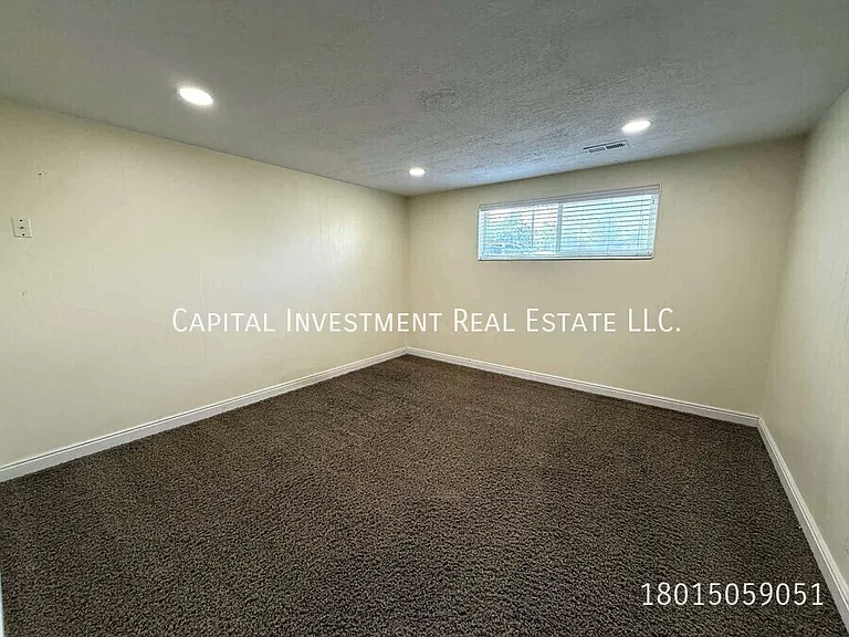 1102 E Sego Lily Dr — Photo 18