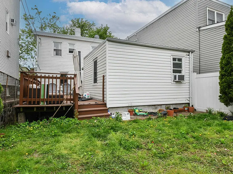 26 Charles St #1 — Photo 21