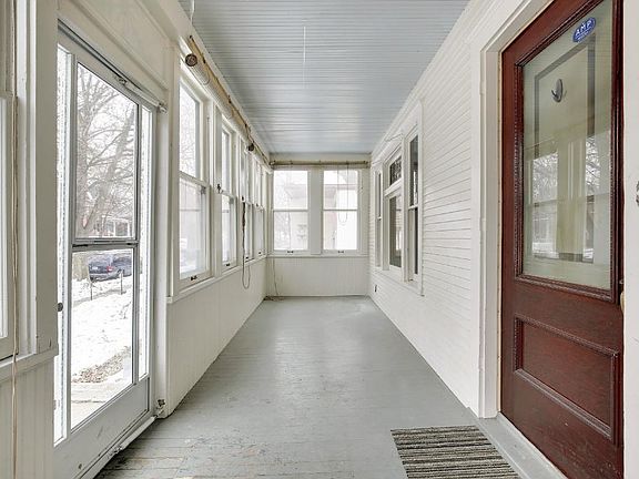 3rd image of 405 Herschel St