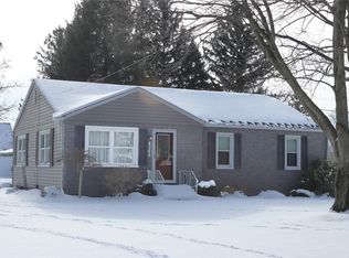 4165 W Lake Rd, Erie, PA 16505